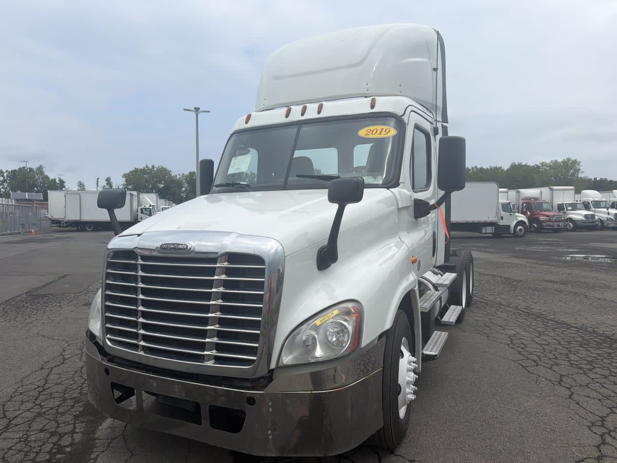 2019 Freightliner Cascadia in Syracuse, NY