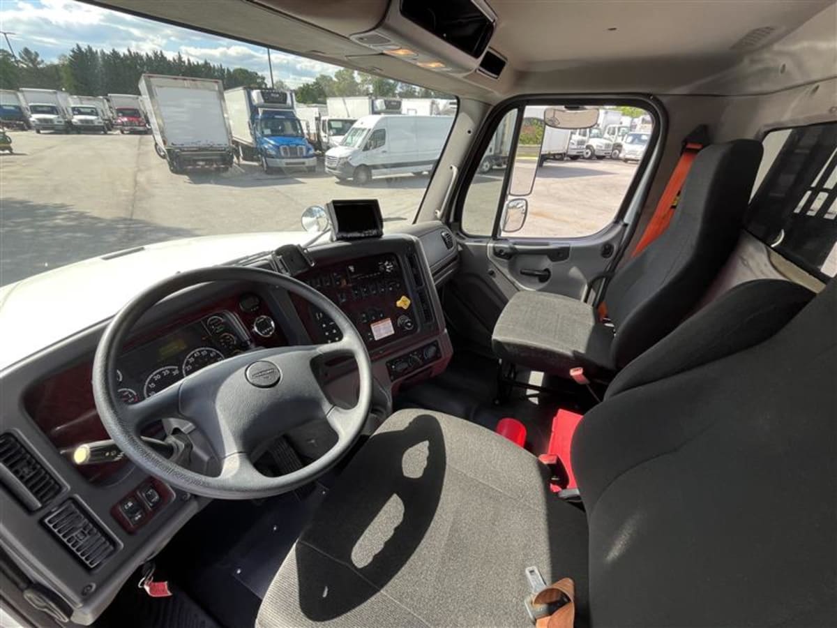 2019 Freightliner/Mercedes M2 112 808209