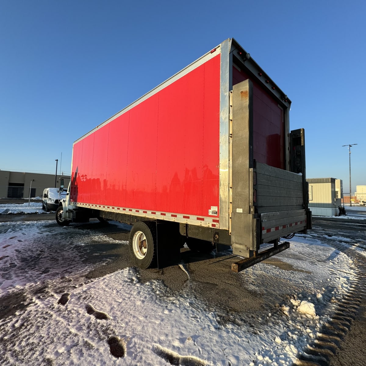 2019 Freightliner/Mercedes M2 106 808211