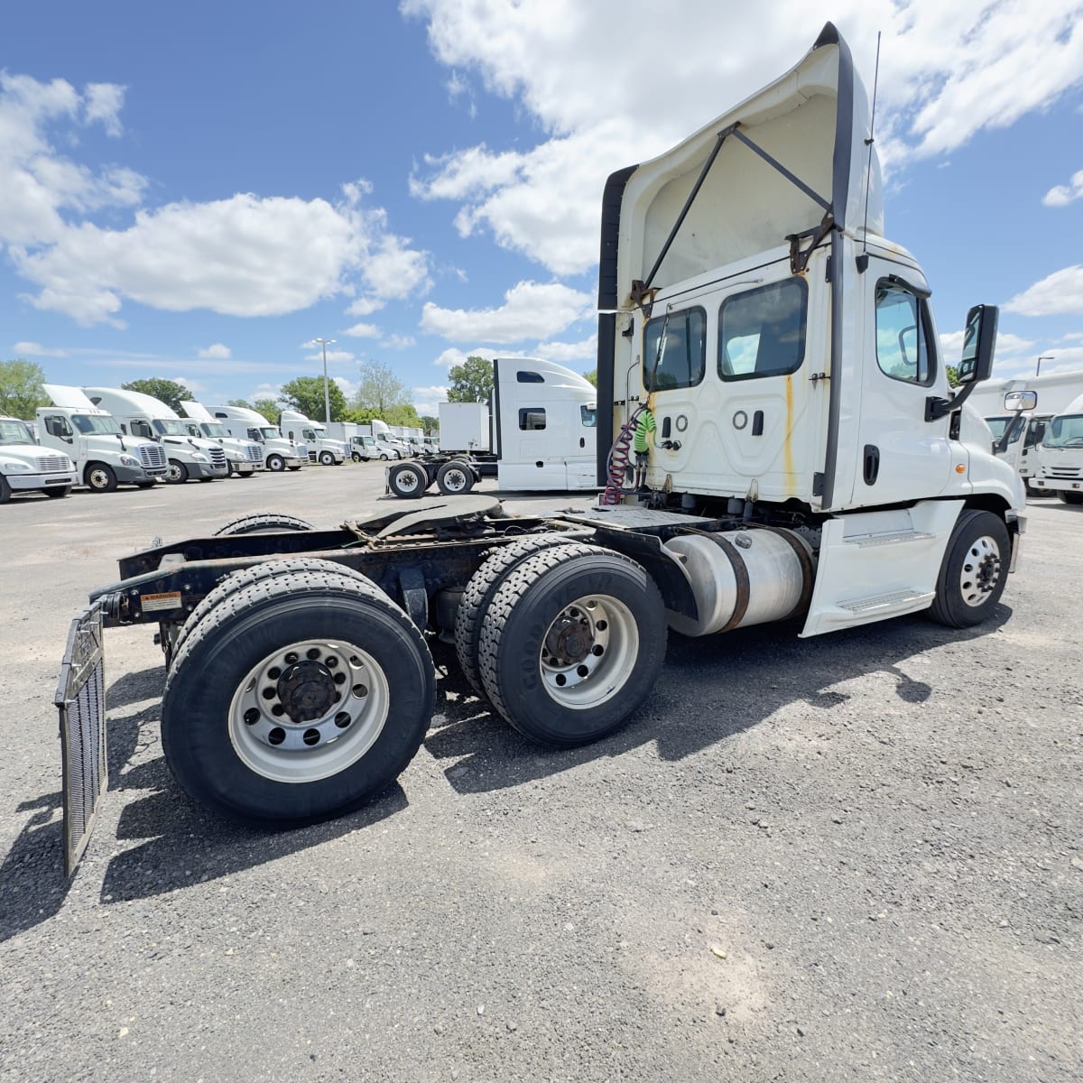 2019 Freightliner/Mercedes CASCADIA 125 808250