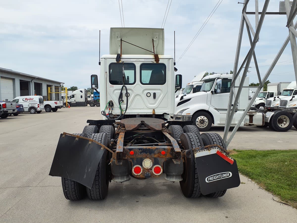 2019 Freightliner Cascadia in Indianapolis, IN — photo 5