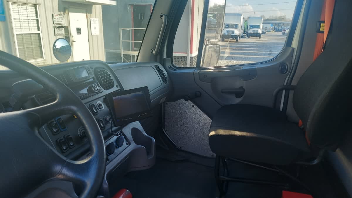 2019 Freightliner/Mercedes M2 106 808391