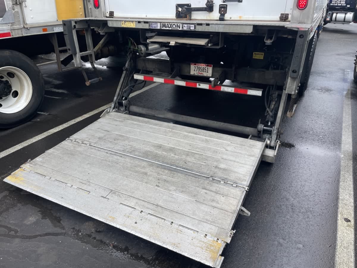 2019 Freightliner/Mercedes M2 106 808455