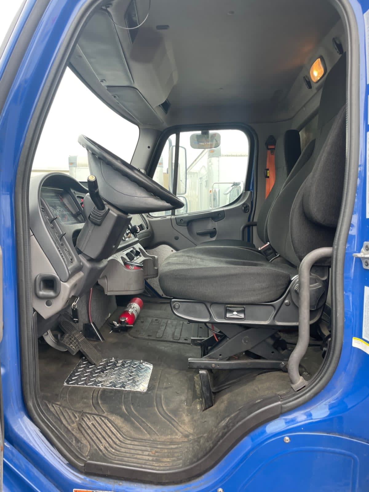 2019 Freightliner/Mercedes M2 106 808455