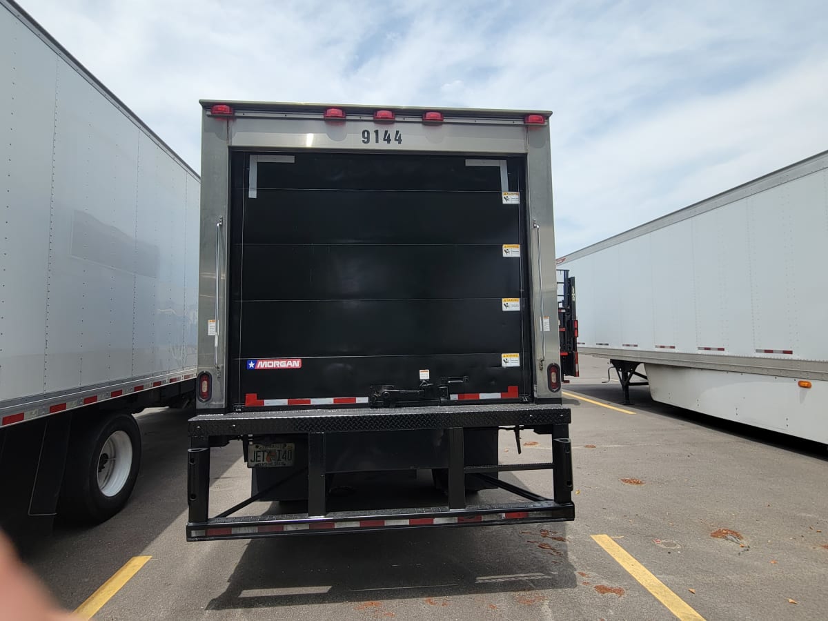 2018 Isuzu NQR in Tampa, FL — photo 5