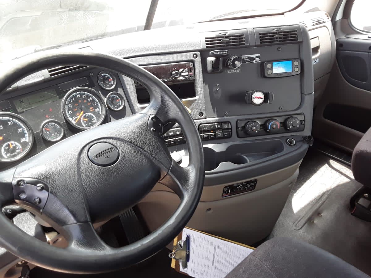 2019 Freightliner CASCADIA 113 808635