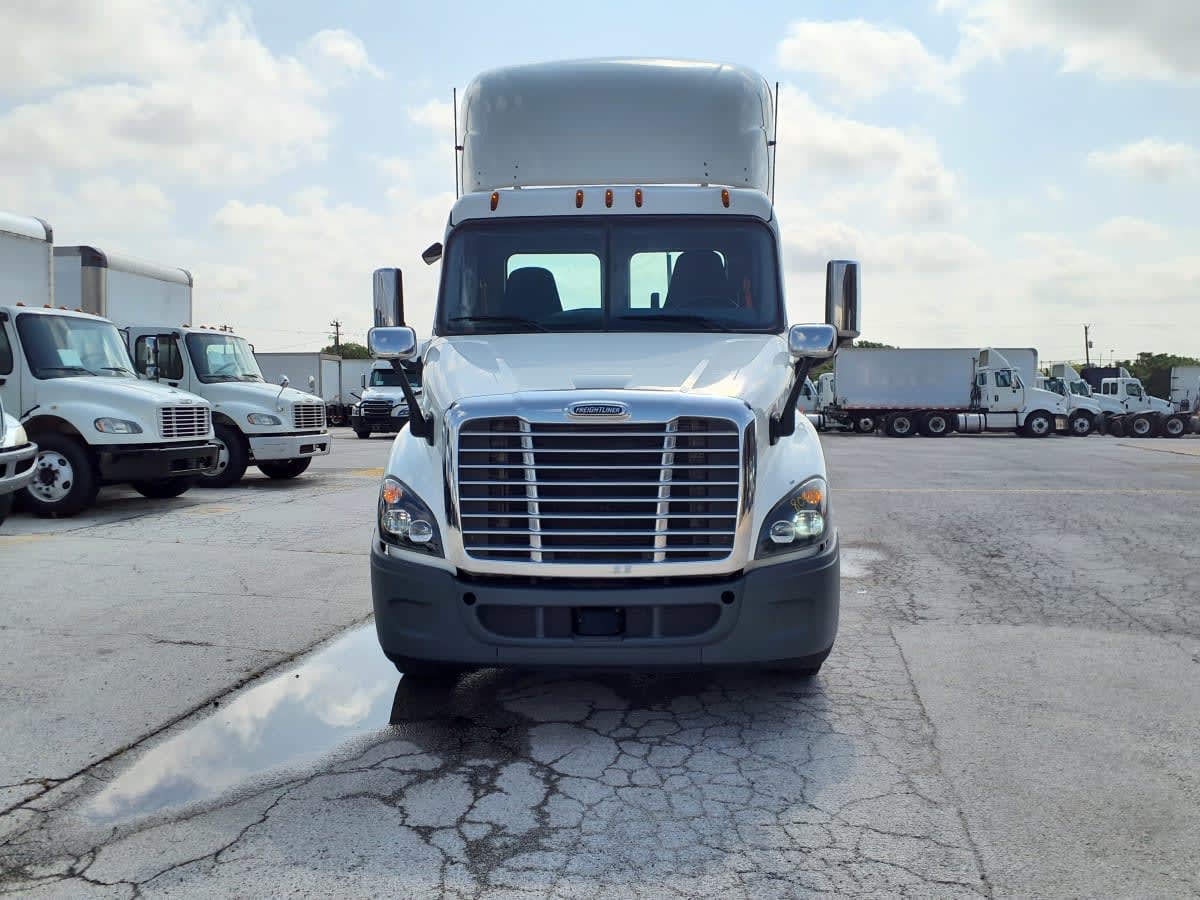 2019 Freightliner - image 2