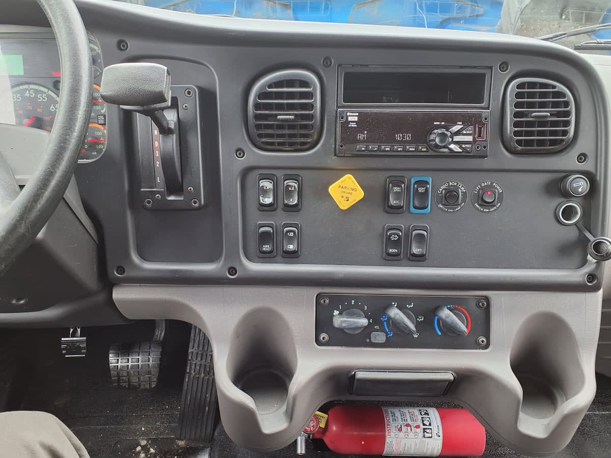 2019 Freightliner/Mercedes M2 106 808681