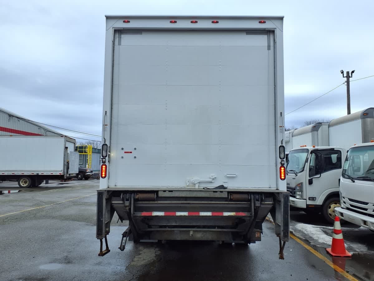 2019 Freightliner/Mercedes M2 106 808681