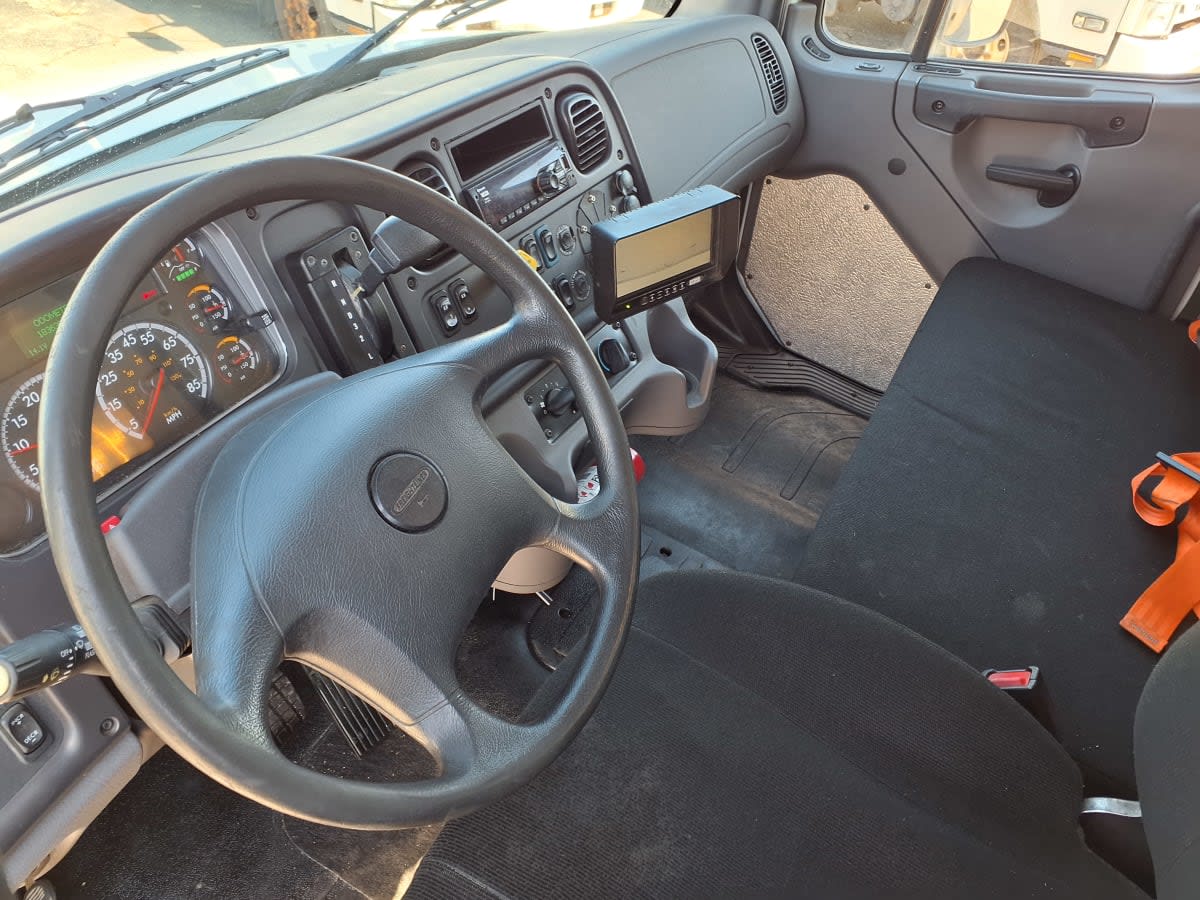 2019 Freightliner/Mercedes M2 106 808698