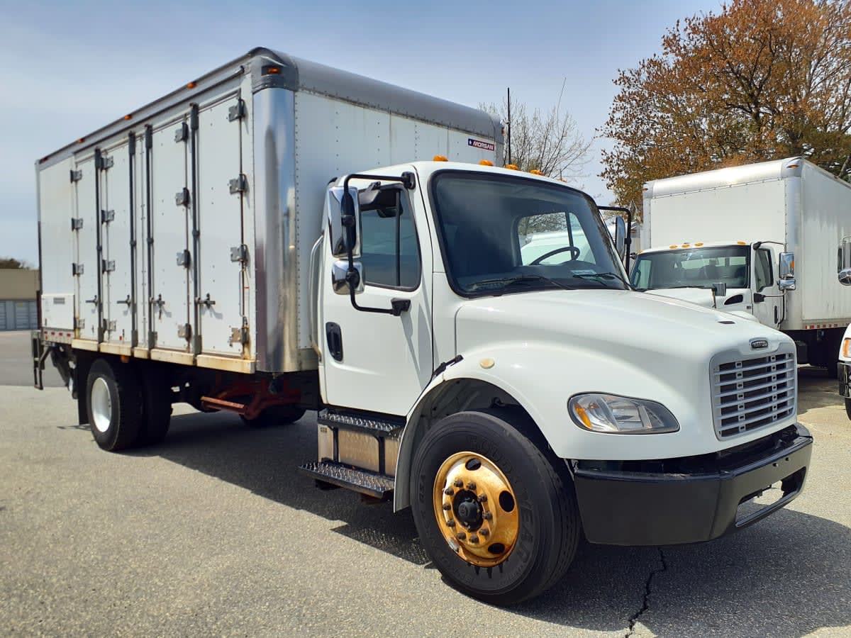2019 Freightliner/Mercedes M2 106 808703
