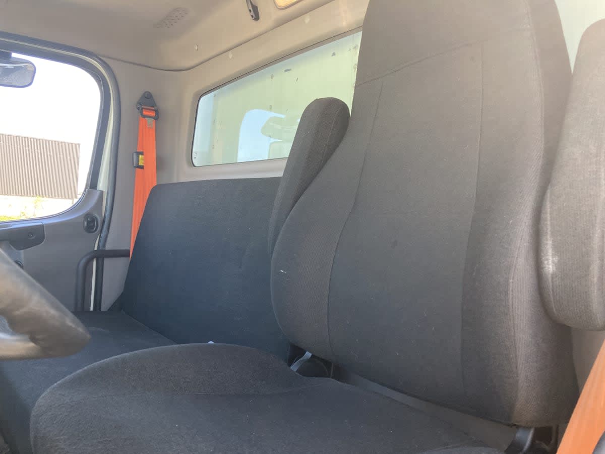 2019 Freightliner/Mercedes M2 106 808704