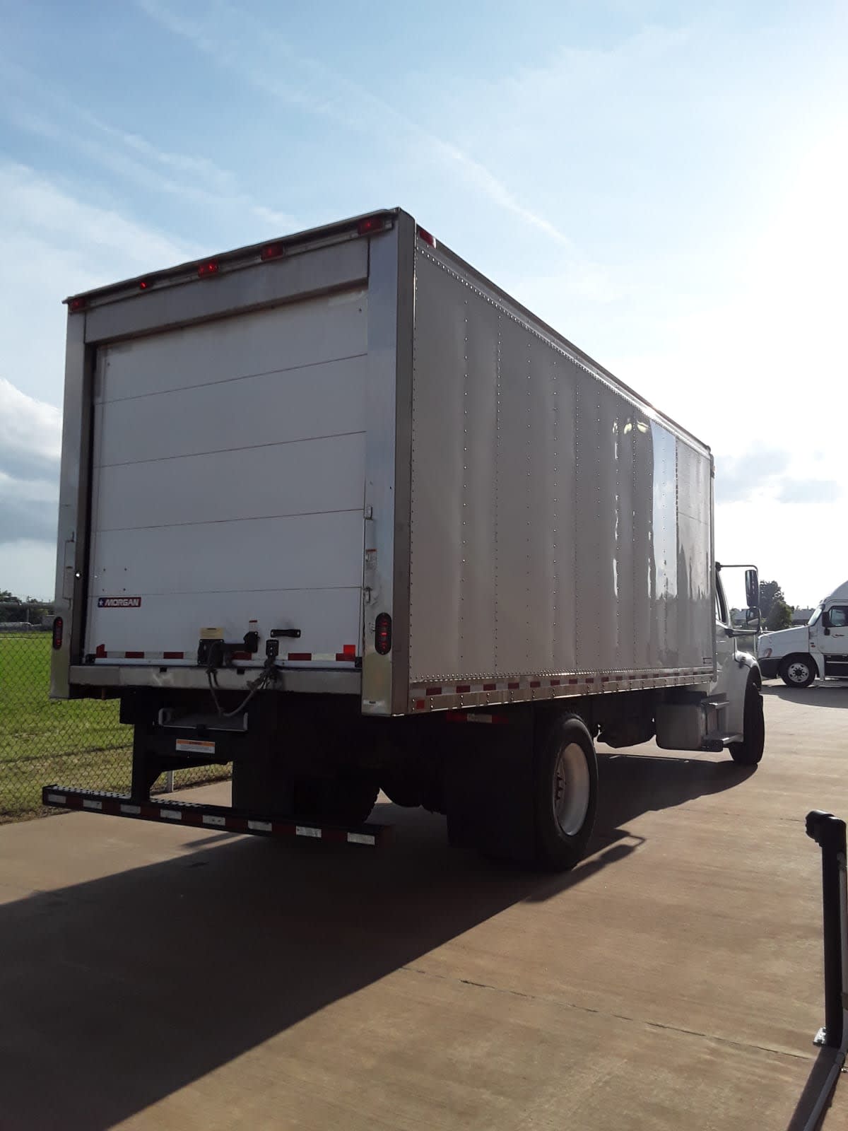 2019 Freightliner/Mercedes M2 106 808712