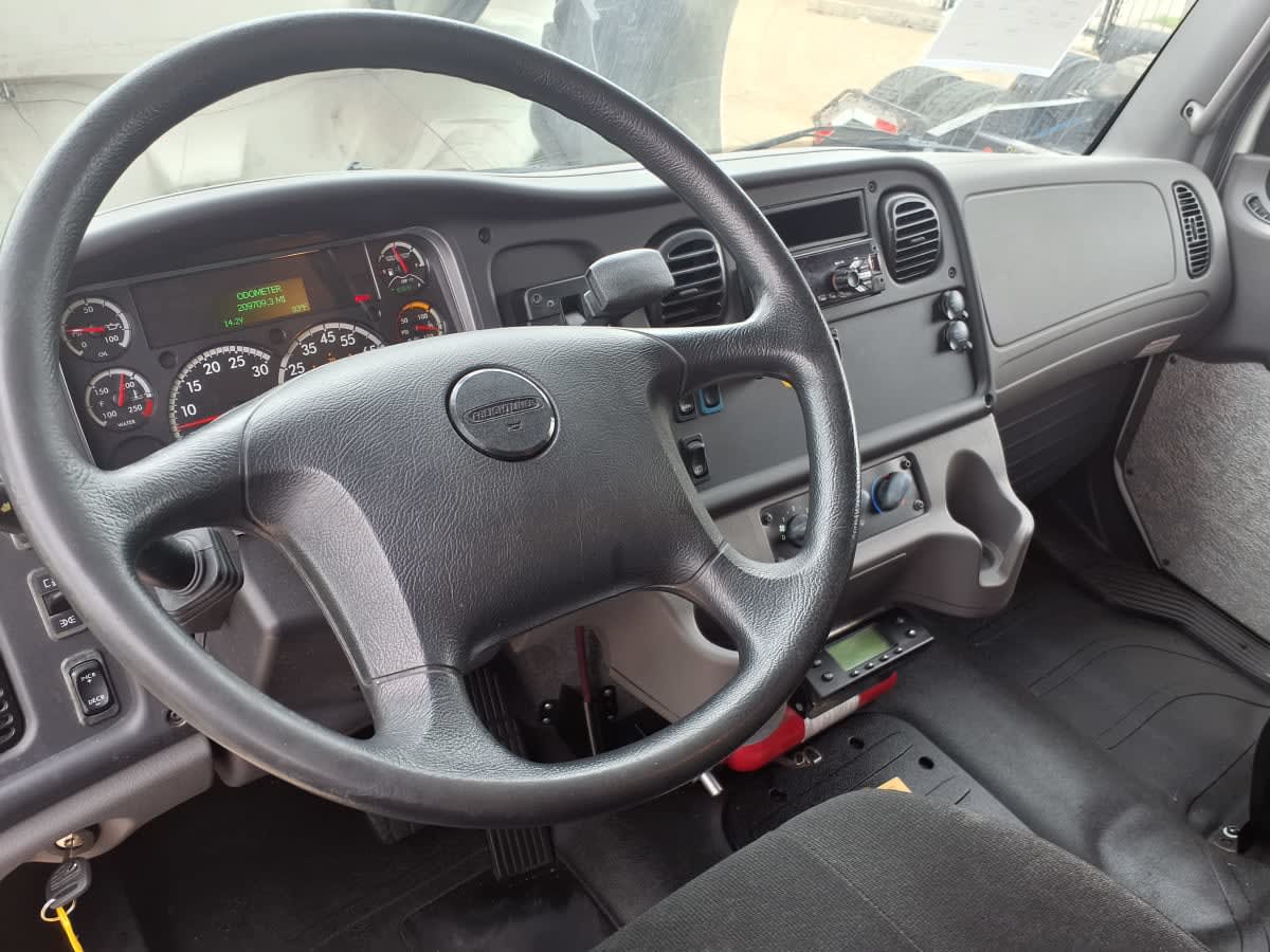 2019 Freightliner/Mercedes M2 106 808712