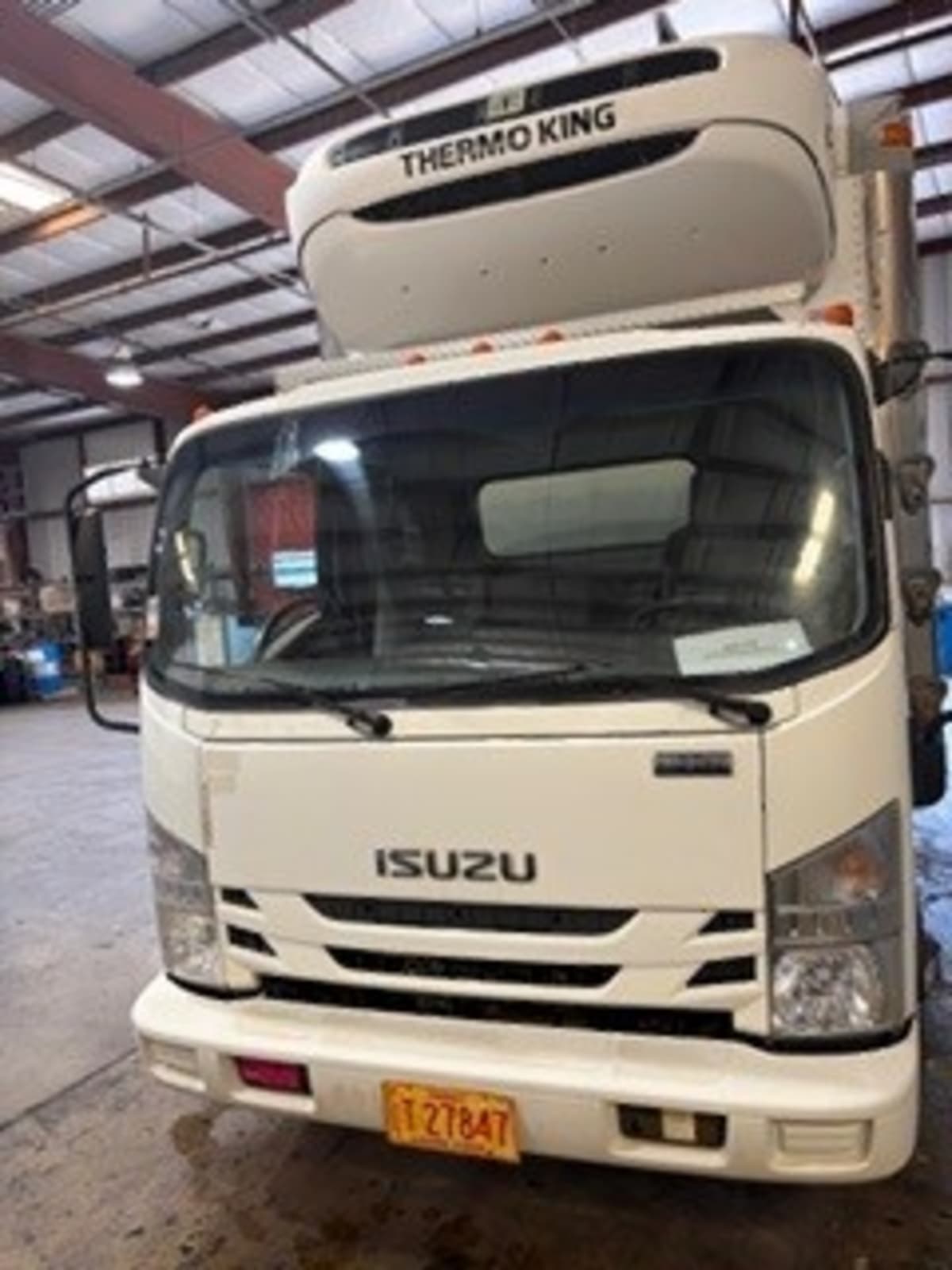 2018 Isuzu NQR in Kapolei, HI — photo 2
