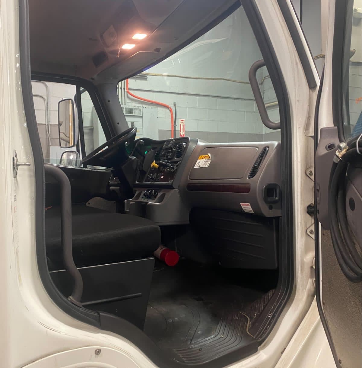 2019 Freightliner/Mercedes M2 106 808790