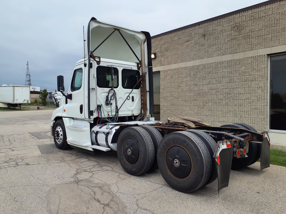 2019 Freightliner CASCADIA 125 808801