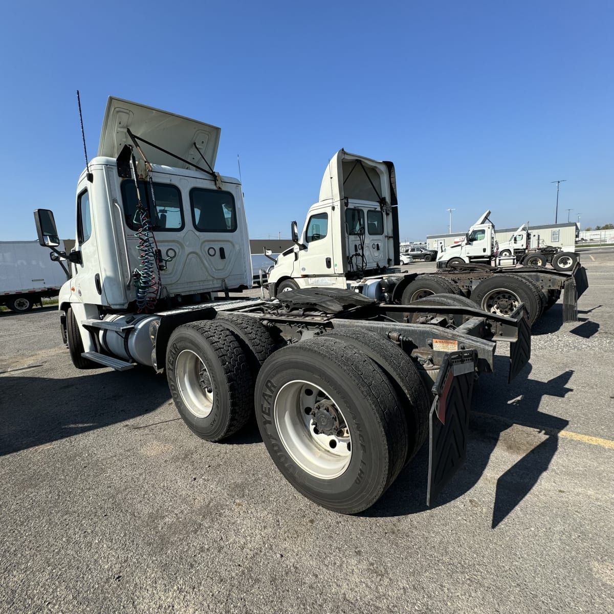 2019 Freightliner/Mercedes CASCADIA 125 808820