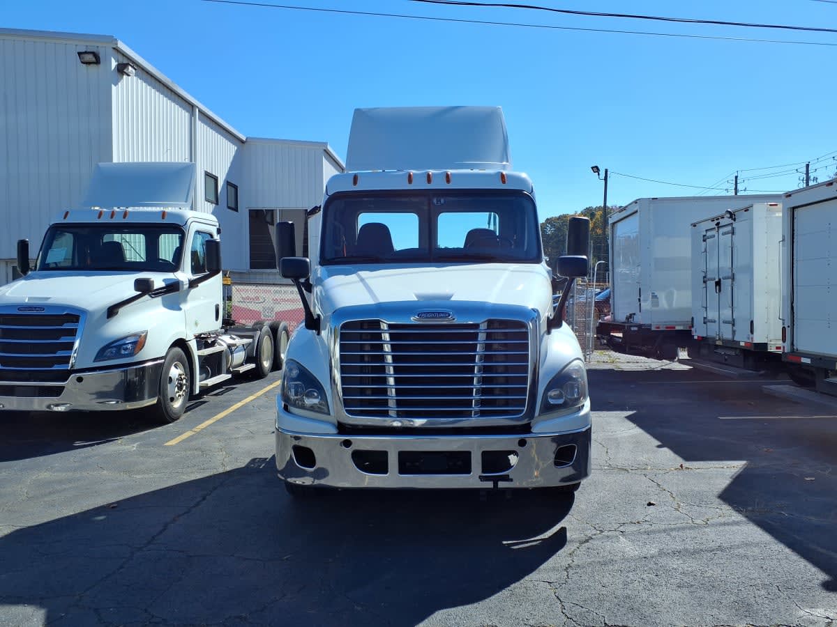 2019 Freightliner - image 3