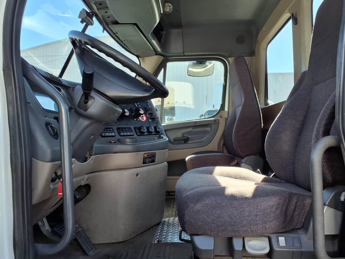 2019 Freightliner - image 13