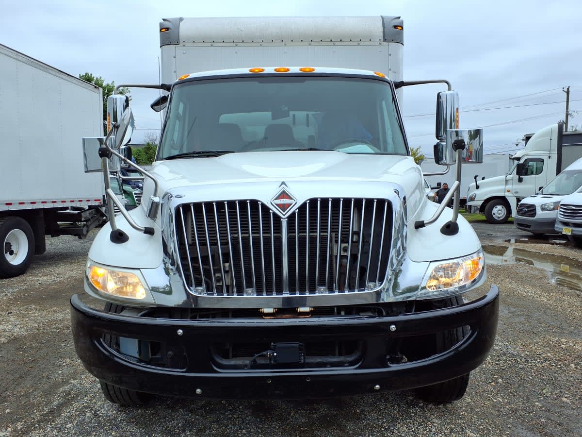 2019 Navistar International 4300 SBA 808826