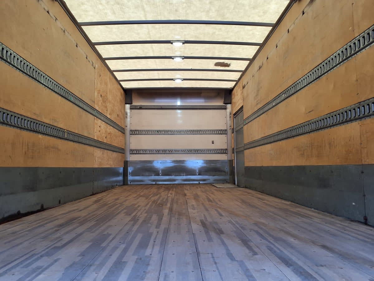 2019 Navistar International 4300 SBA 808826