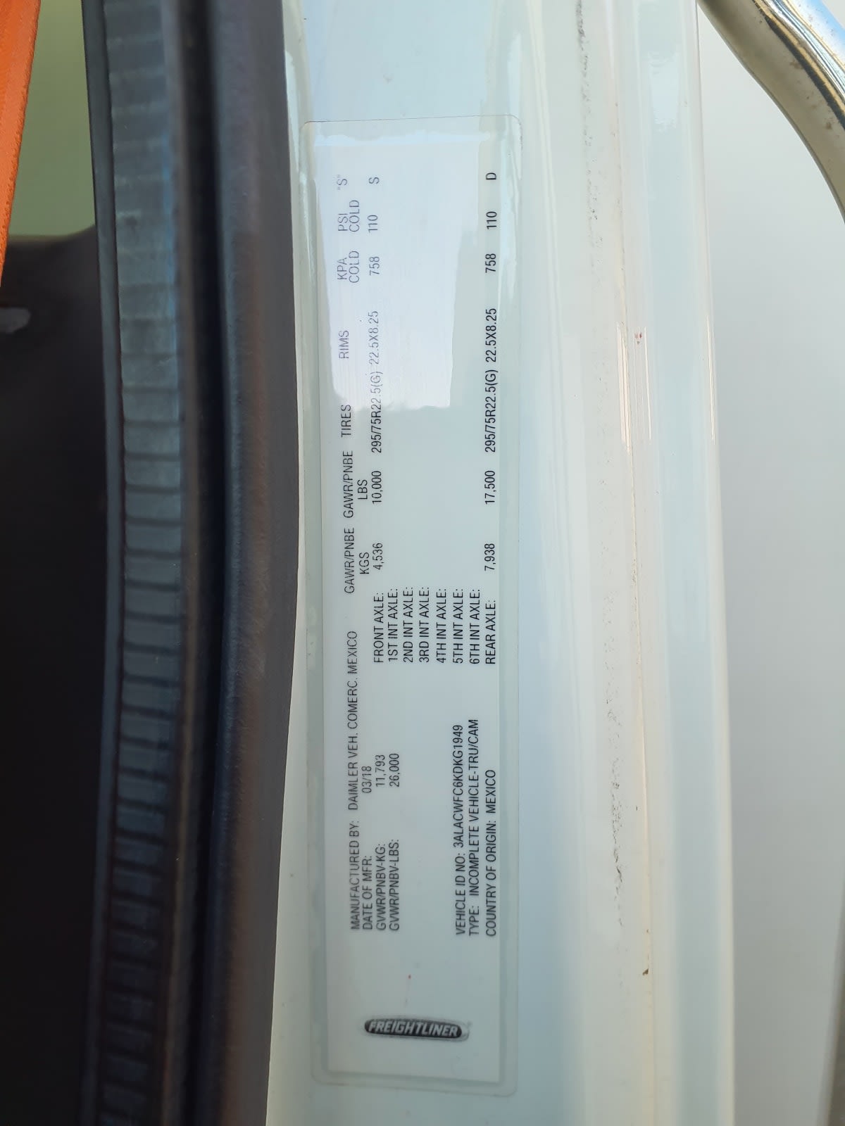 2019 Freightliner M2 106 - image 11