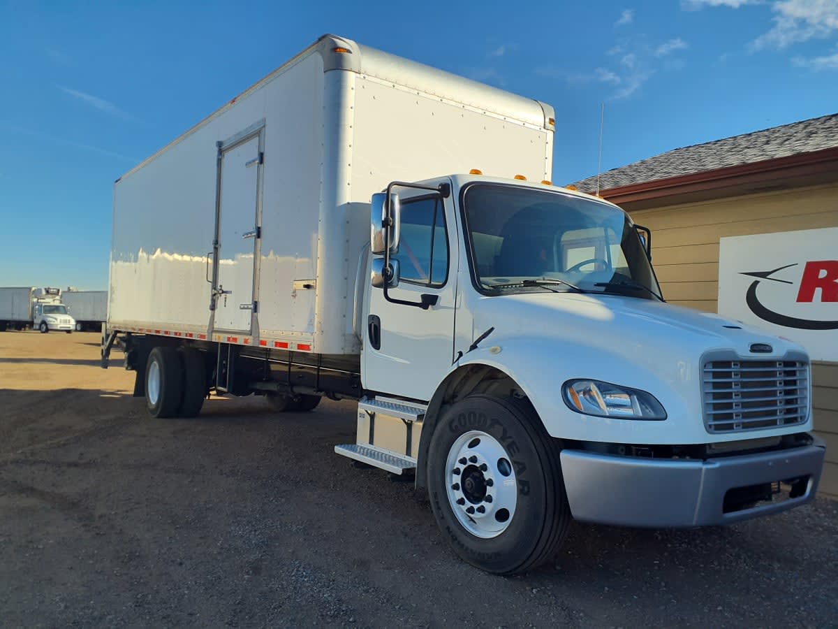 2019 Freightliner M2 106 - image 3