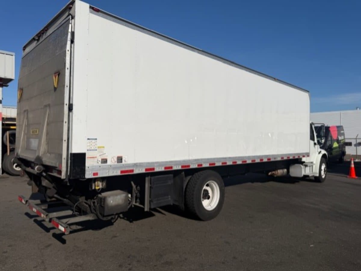 2019 Freightliner/Mercedes M2 106 808921 2019 Freightliner/Mercedes M2 106 808921