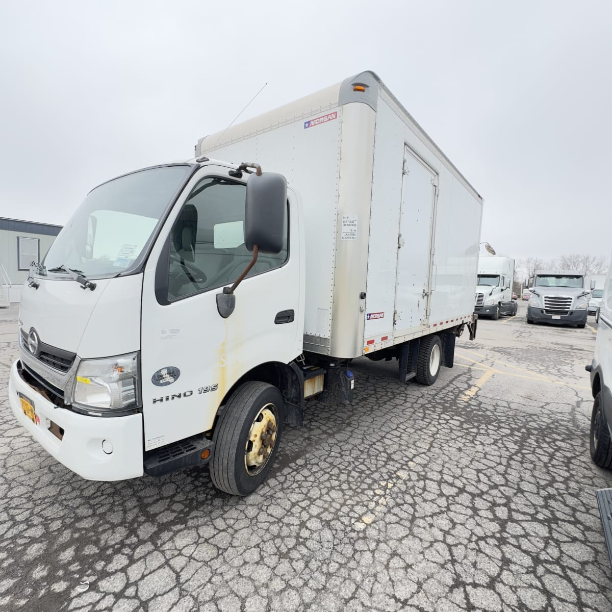 2019 Hino HINO 195 808945