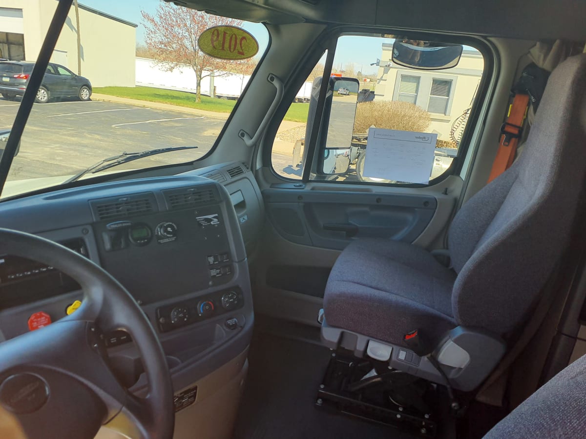 2019 Freightliner/Mercedes CASCADIA 125 809023