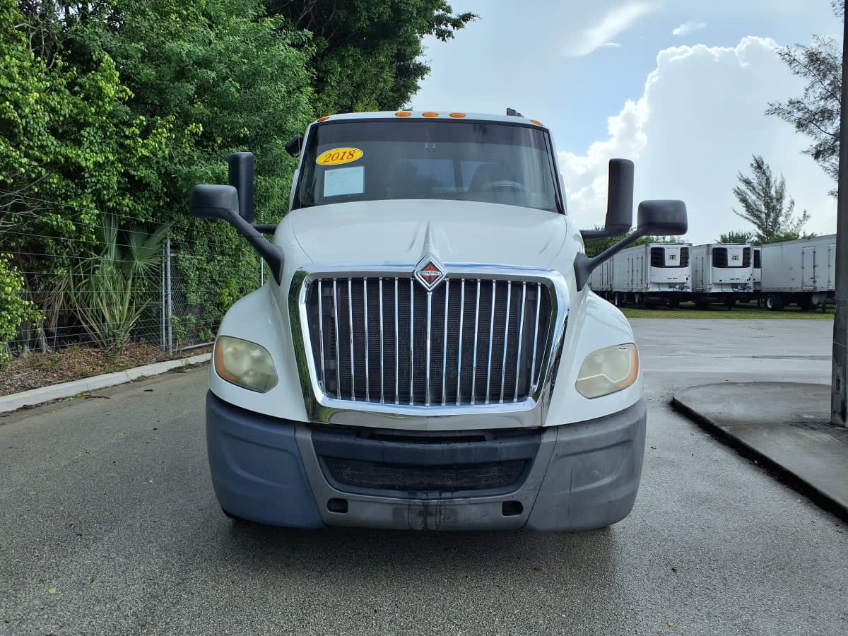 2019 International LT in Davie, FL — photo 2