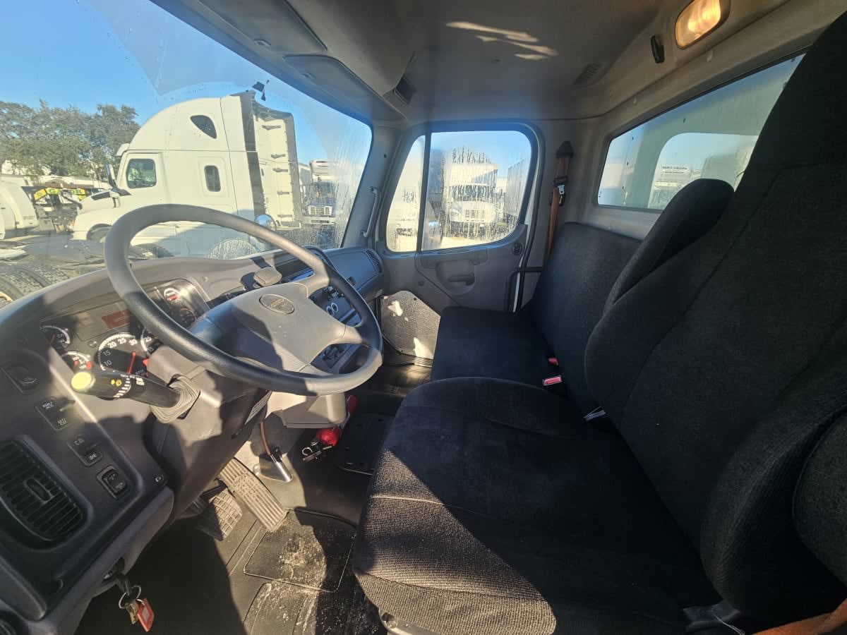 2019 Freightliner/Mercedes M2 106 809069