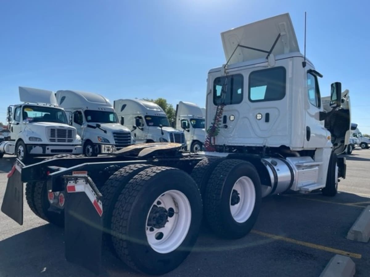 2019 Freightliner/Mercedes CASCADIA 125 809105