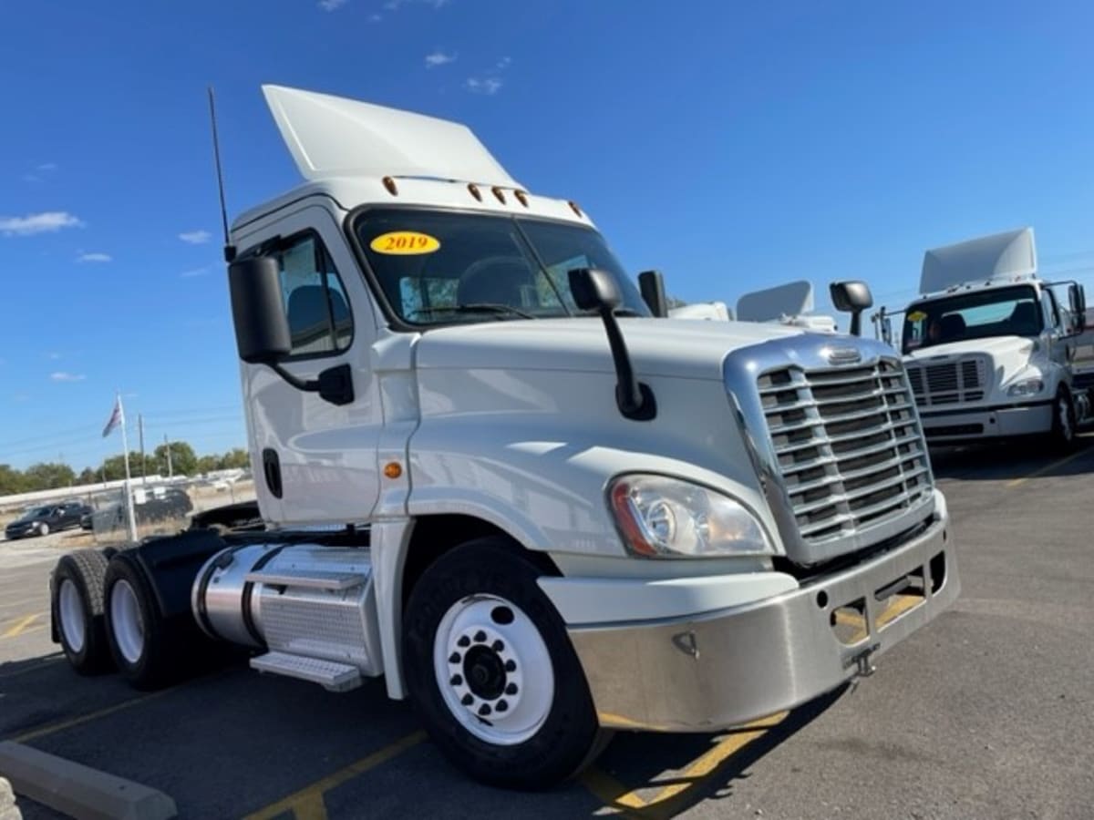 2019 Freightliner/Mercedes CASCADIA 125 809105