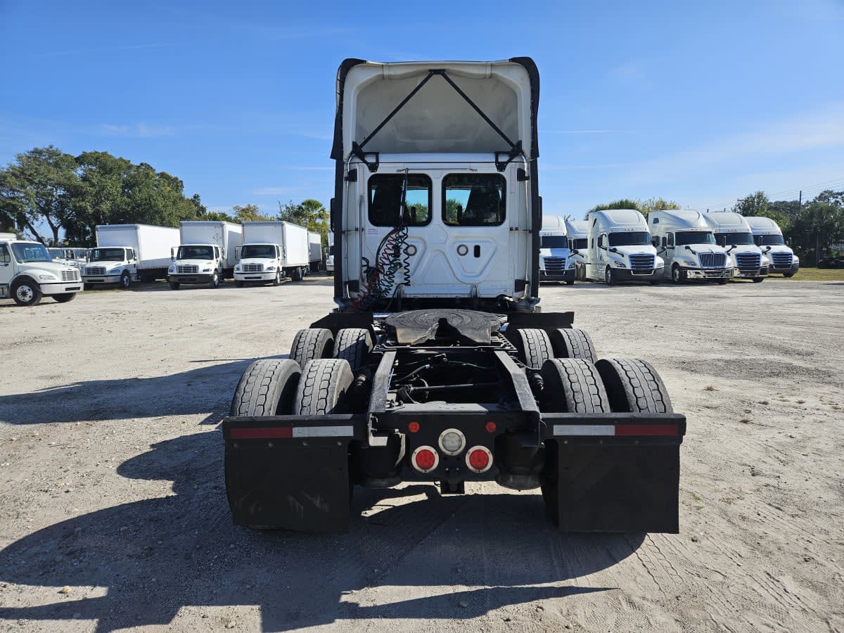 2019 Freightliner - image 5