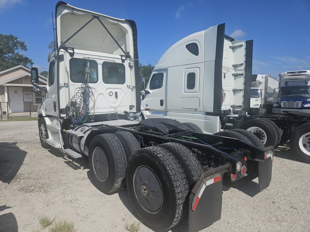 2019 Freightliner NEW CASCADIA 116 809164