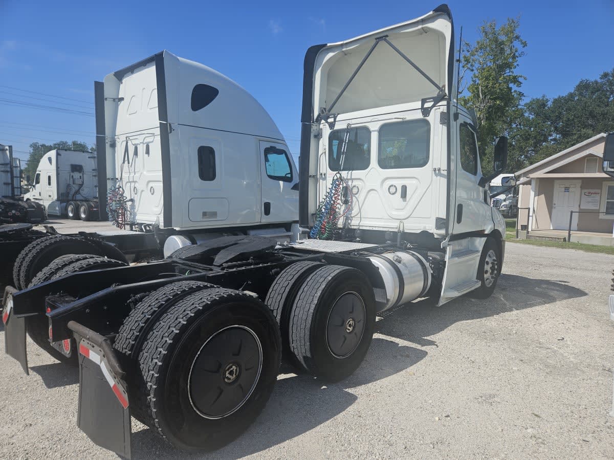 2019 Freightliner NEW CASCADIA 116 809164