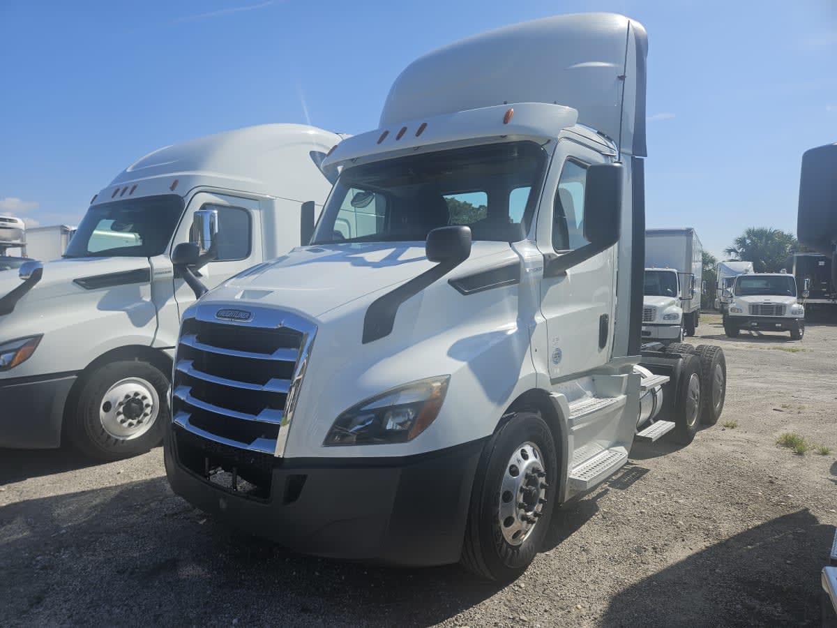 2019 Freightliner NEW CASCADIA 116 809164