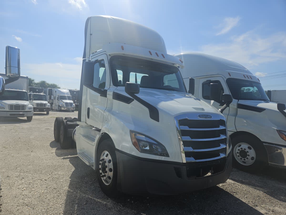 2019 Freightliner NEW CASCADIA 116 809164