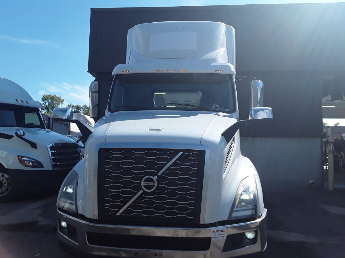 2019 Volvo VNL64T-300 809213