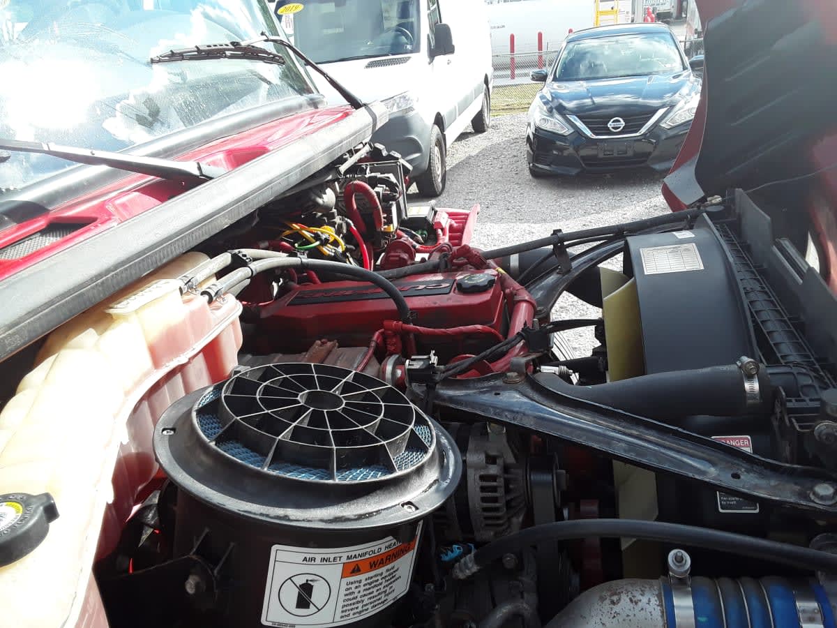 2019 Freightliner M2 106 809220