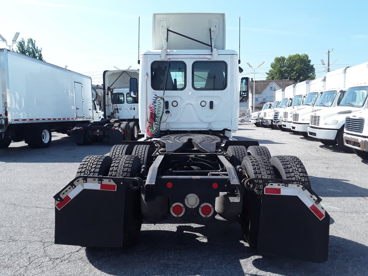 2019 Freightliner CASCADIA 125 809231