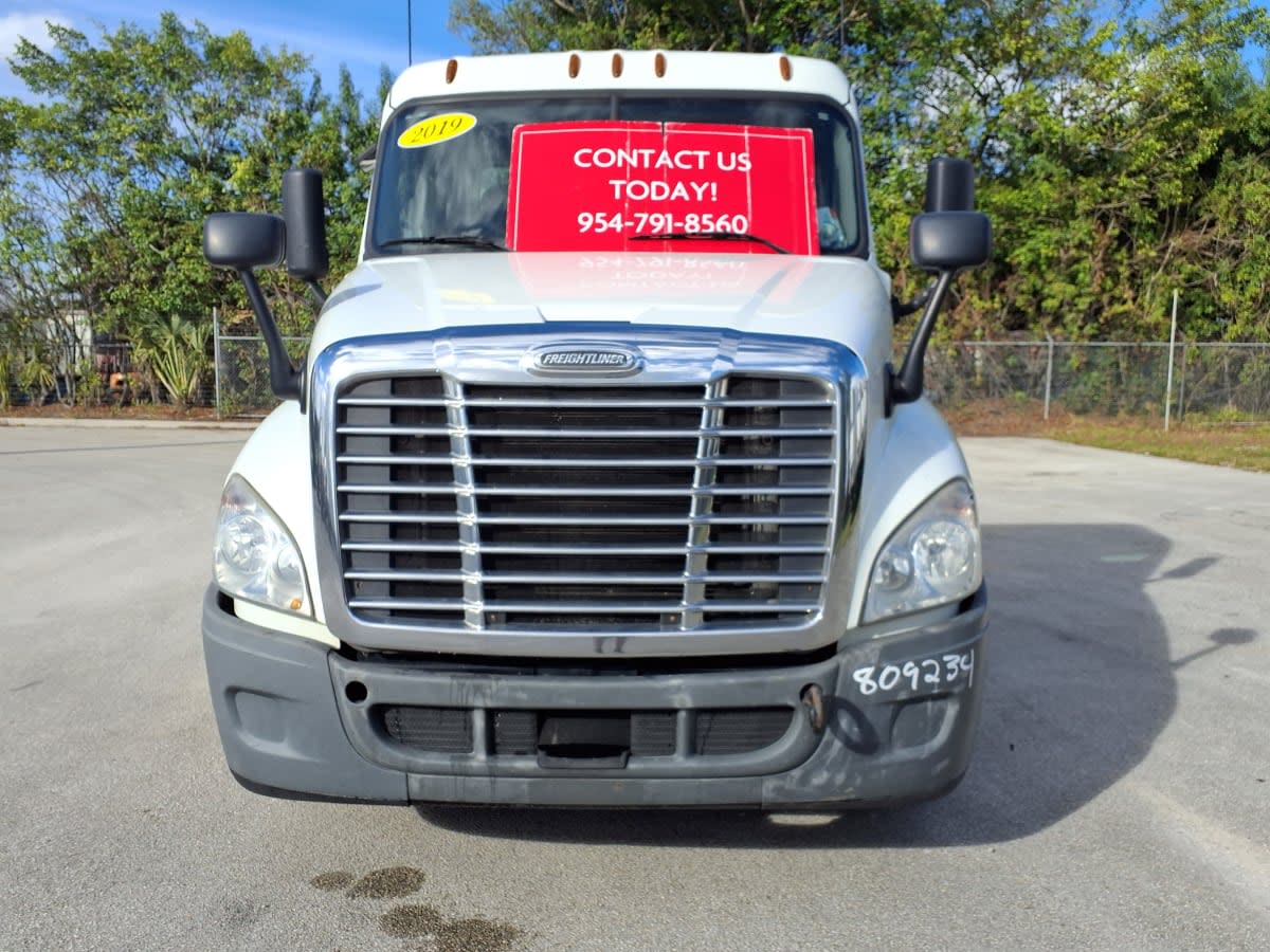 2019 Freightliner - image 2