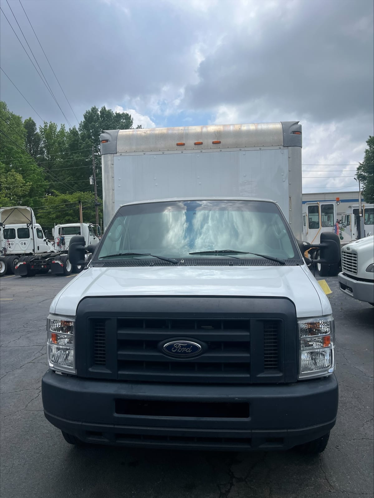 2018 Ford Motor Company E350 809241