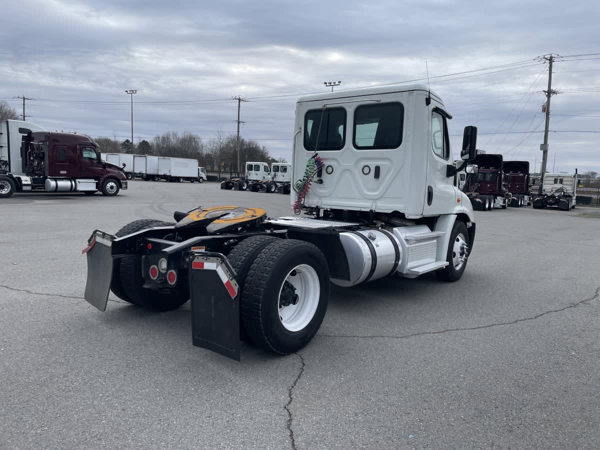 2019 Freightliner - image 5