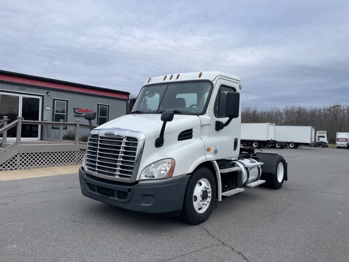 2019 Freightliner - image 1
