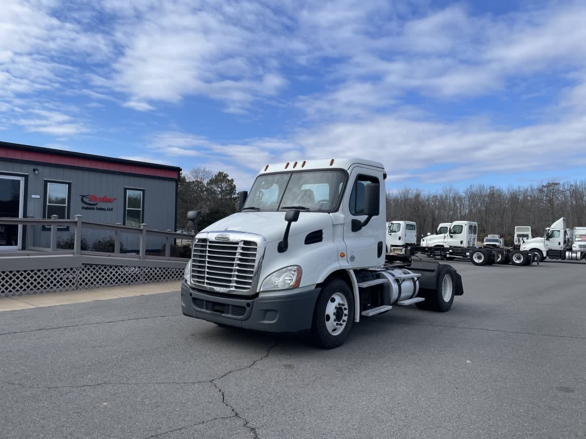 2019 Freightliner - image 1