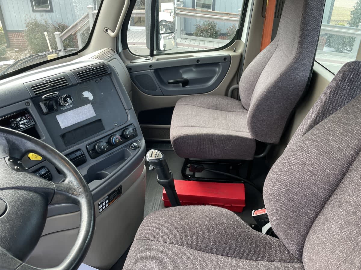 2019 Freightliner - image 7