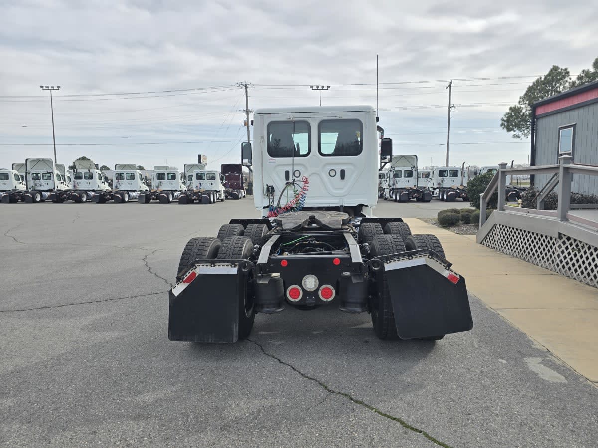 2019 Freightliner - image 5